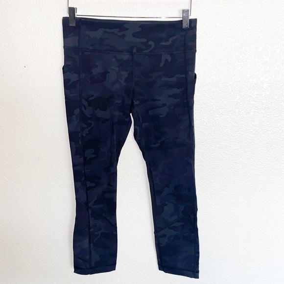lululemon athletica Pants - Lululemon Black Camo Cropped Pocket Leggings